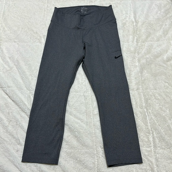 Nike Pants - Nike | size large | gray cropped leggings